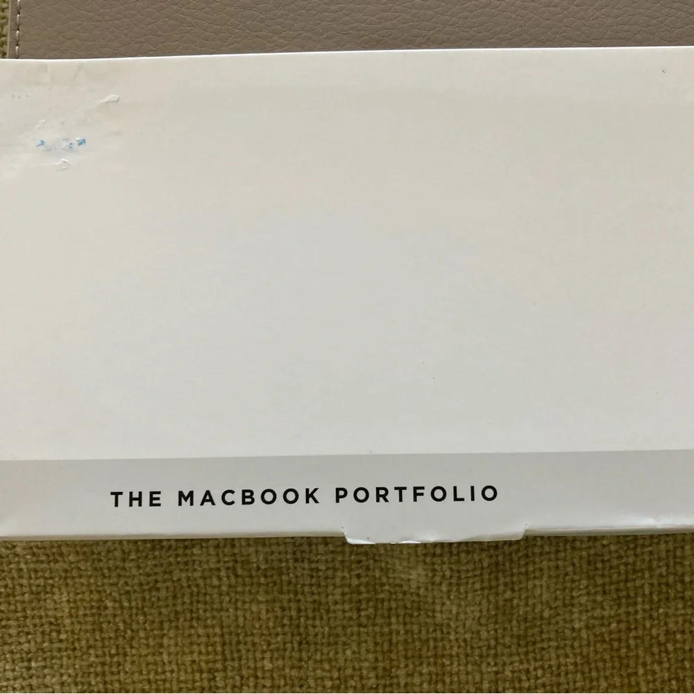 Von Holzhausen The MacBook Portfolio 16-inch | NWT